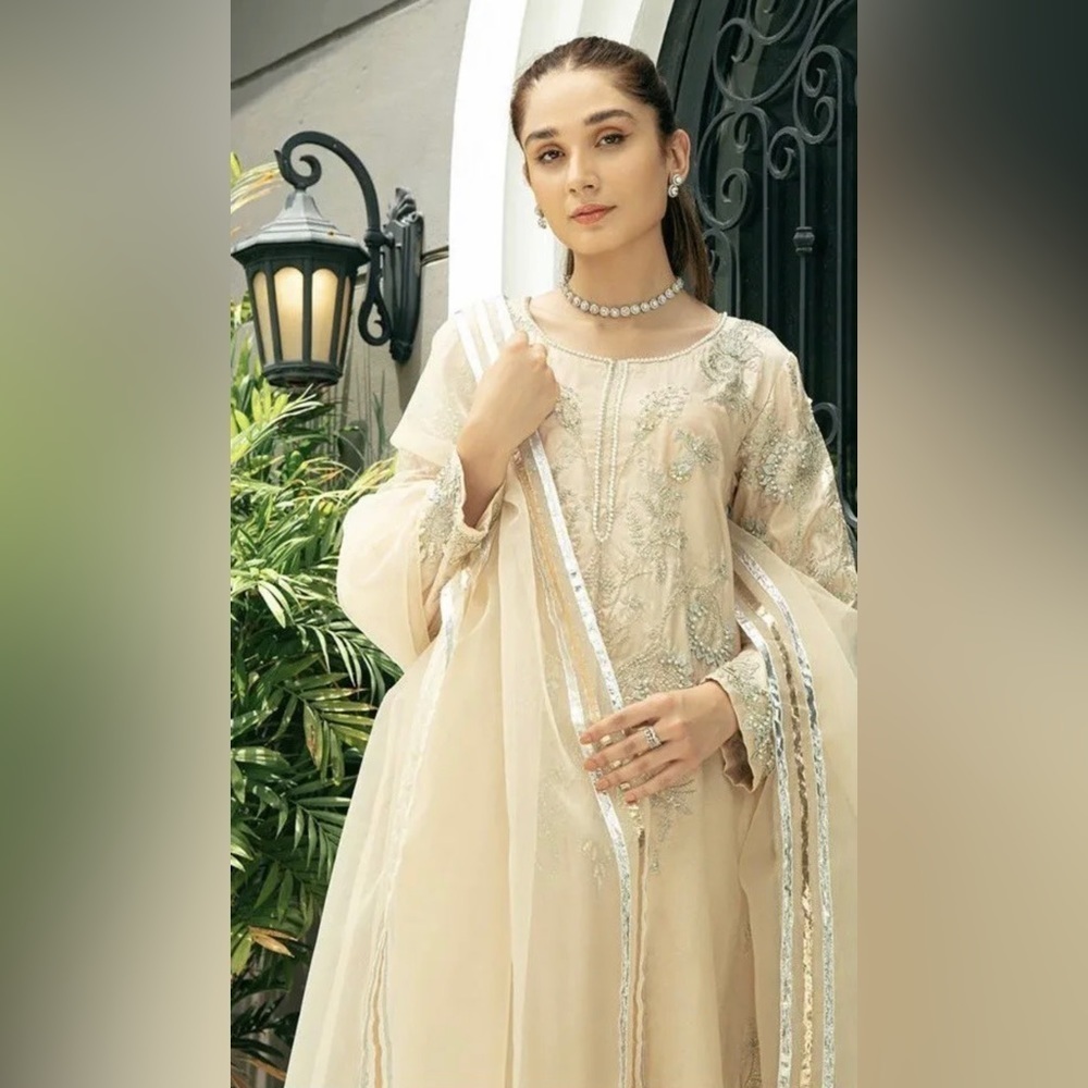 Vanya Pakistani Brand Shalwar Kameez